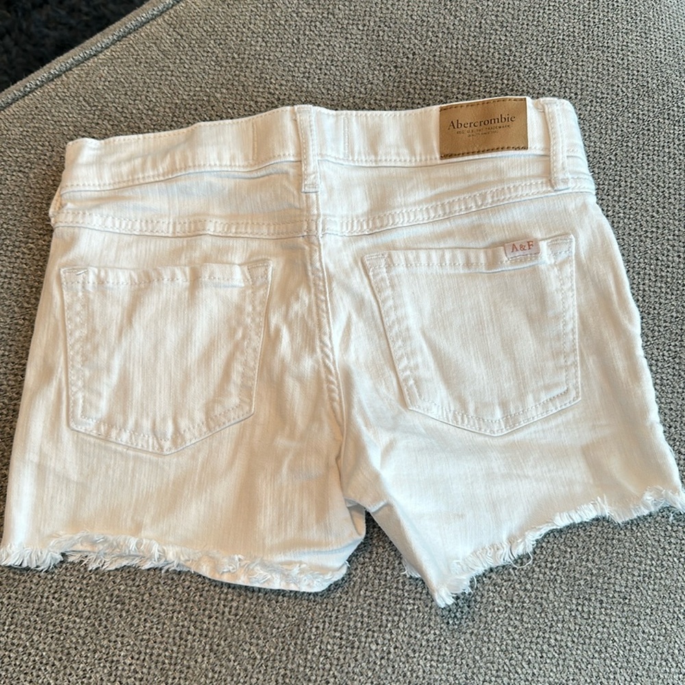 A&F kids shorts